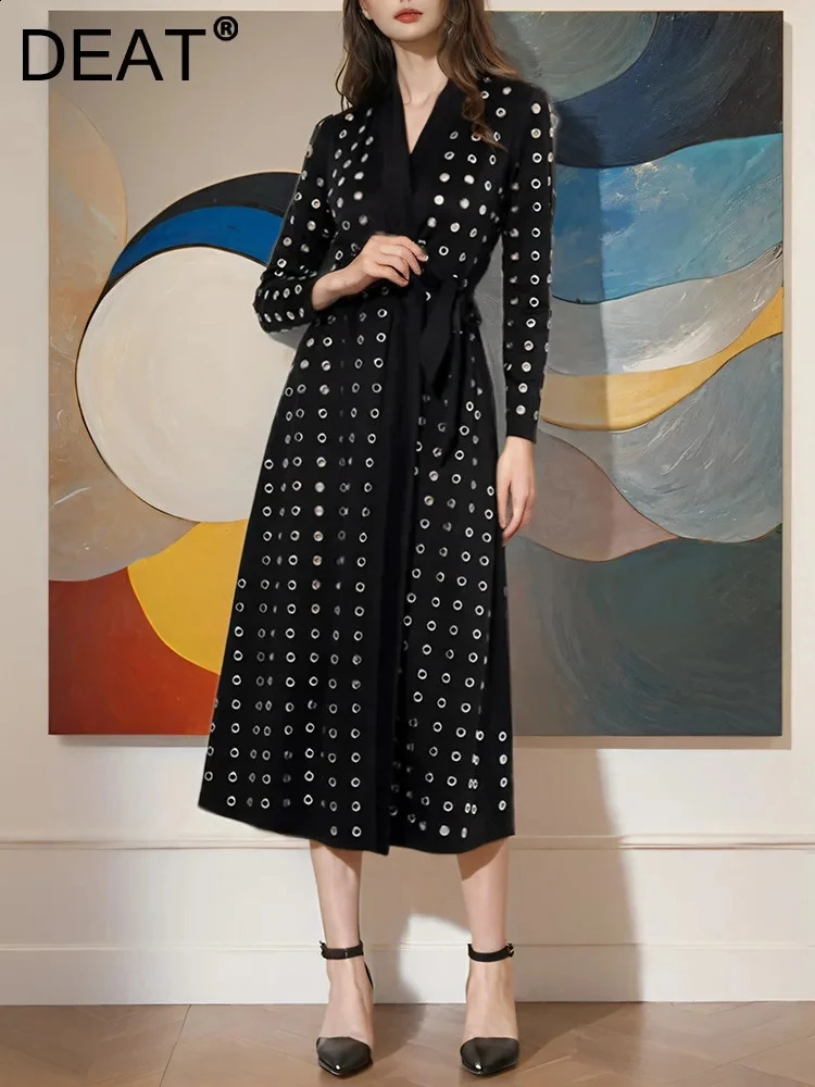 DEAT Mental Trench Coat V-neck Womens Full Sleeve Belt Medium to Long Street Style Coat Autumn Collection 2024 15iPadOS 353 240903