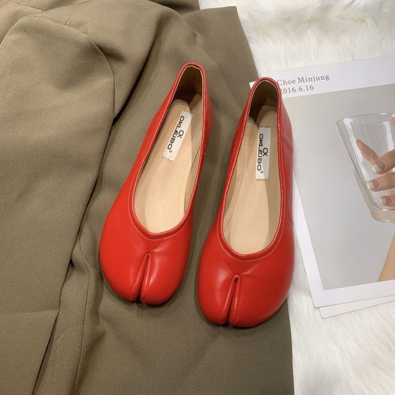 Women's Summer Footwear Yellow Shoes for Woman 2024 Cute Moccasins Red Kawaii Normal Leather Casual Wholesale Non Slip on Sale A