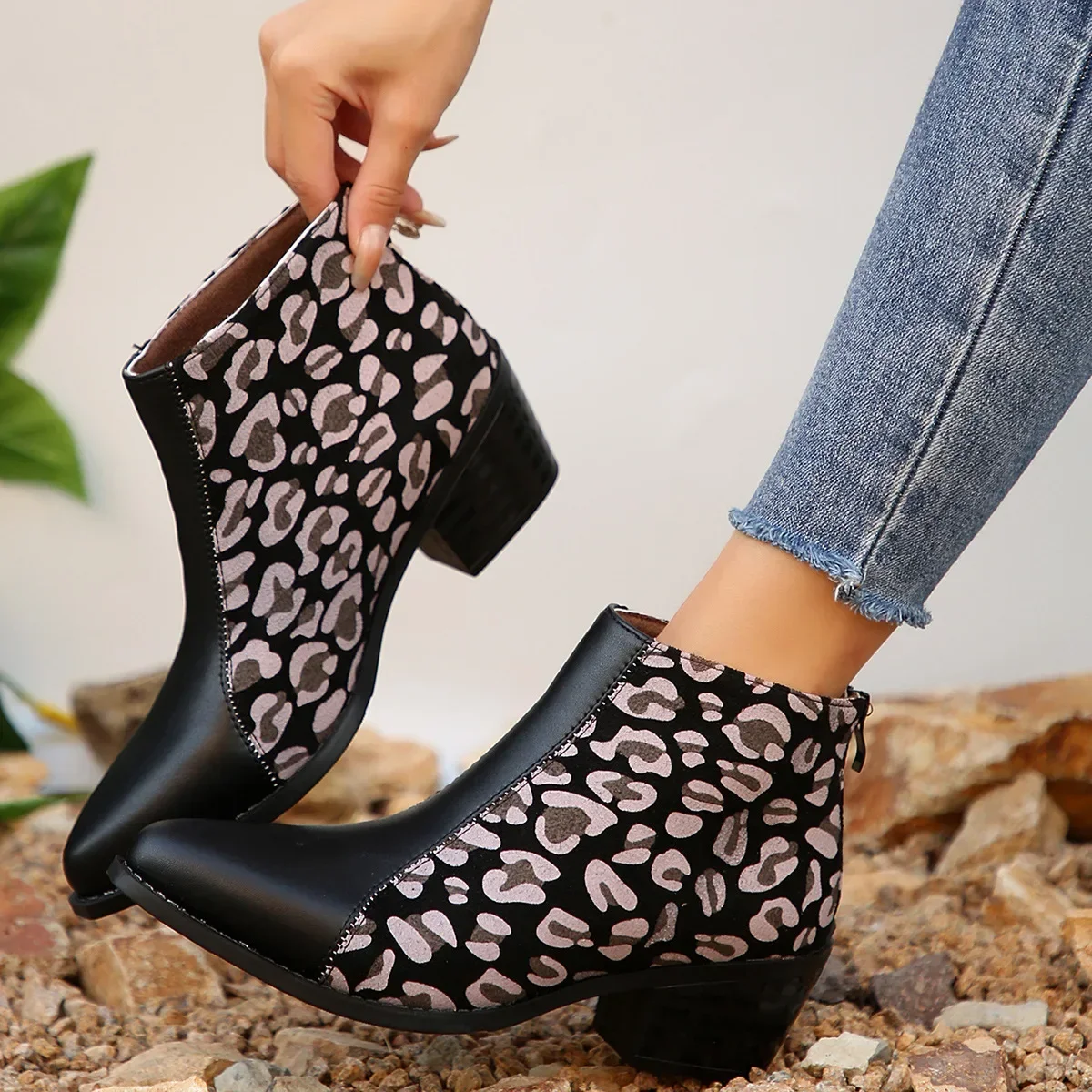 for Shoes Women Leopard Ankle Woman Pointed Toe Patchwork Short Barrel Chunky Heel Large Size Western Boots 2024 1a74