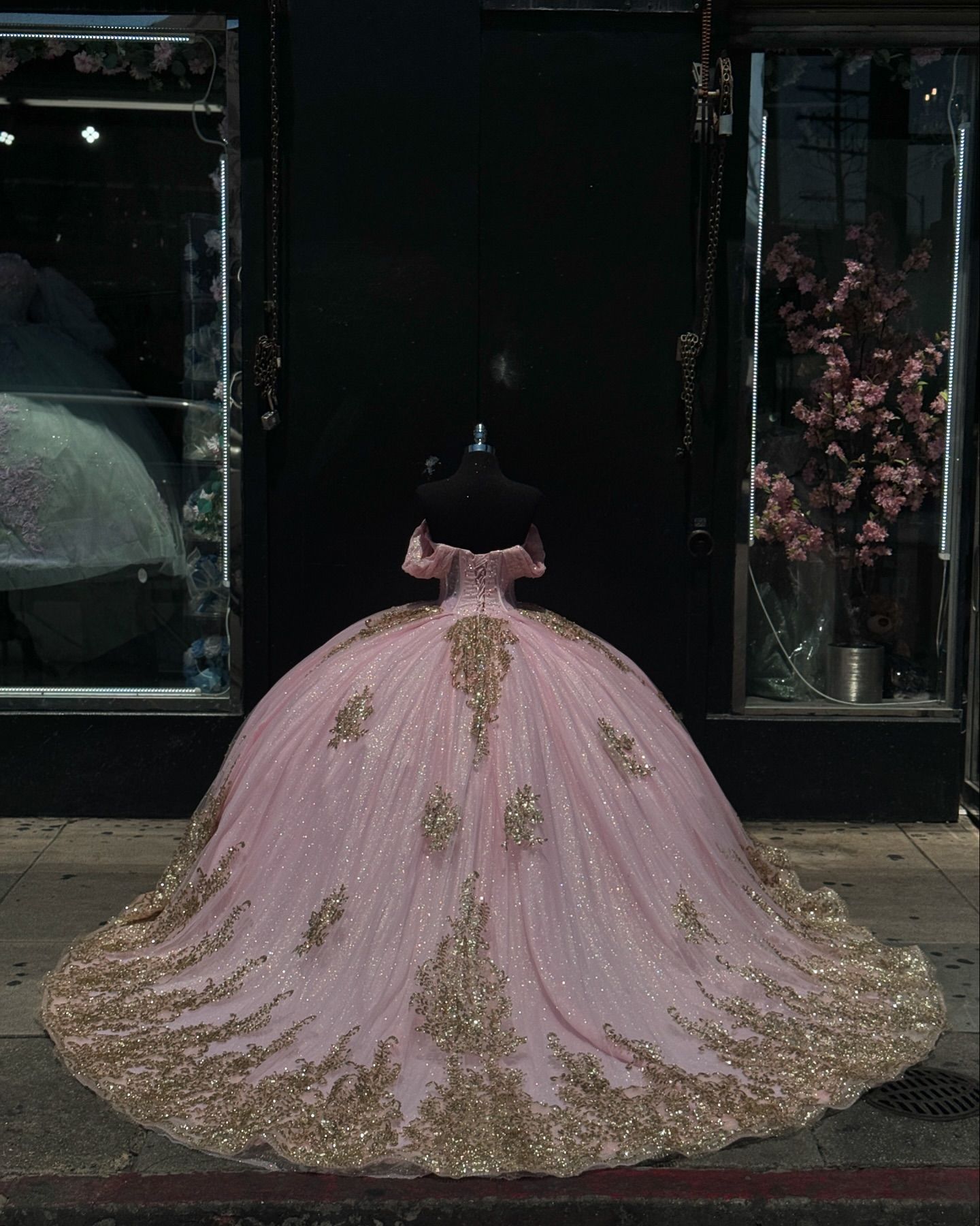 Elegant pink princess dresses gold appliqued off shoulder sparkly vestidos de fiesta quinceanera prom ball gown Sweet 15 Masquerade Dress