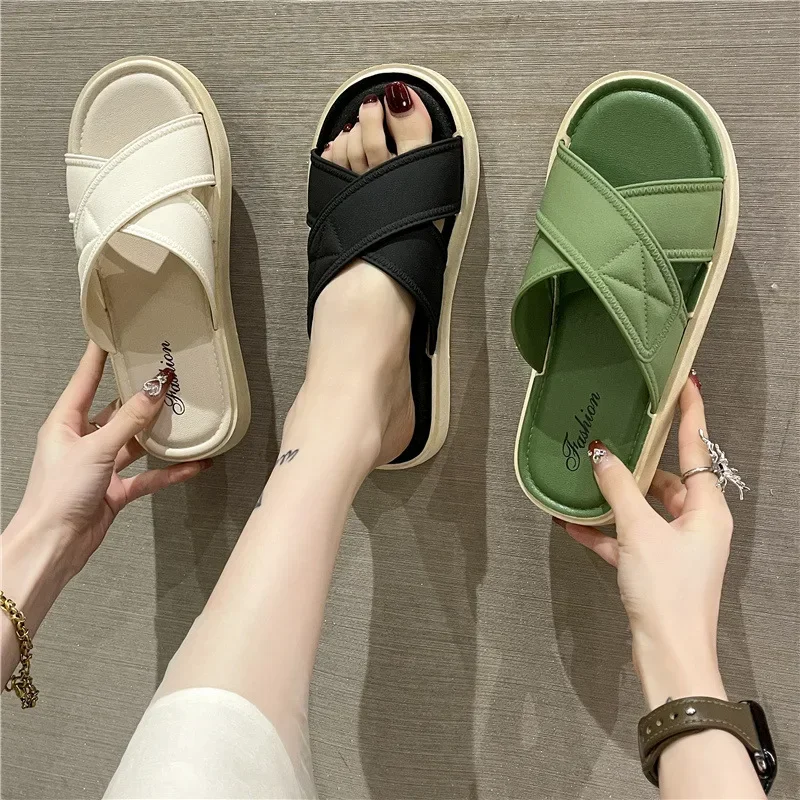 Outdoor Summer 2024 New Fashion High Quality Soft Cross Women's Casual Sandals Thick Bottom Flat Heel Slippers 53b2