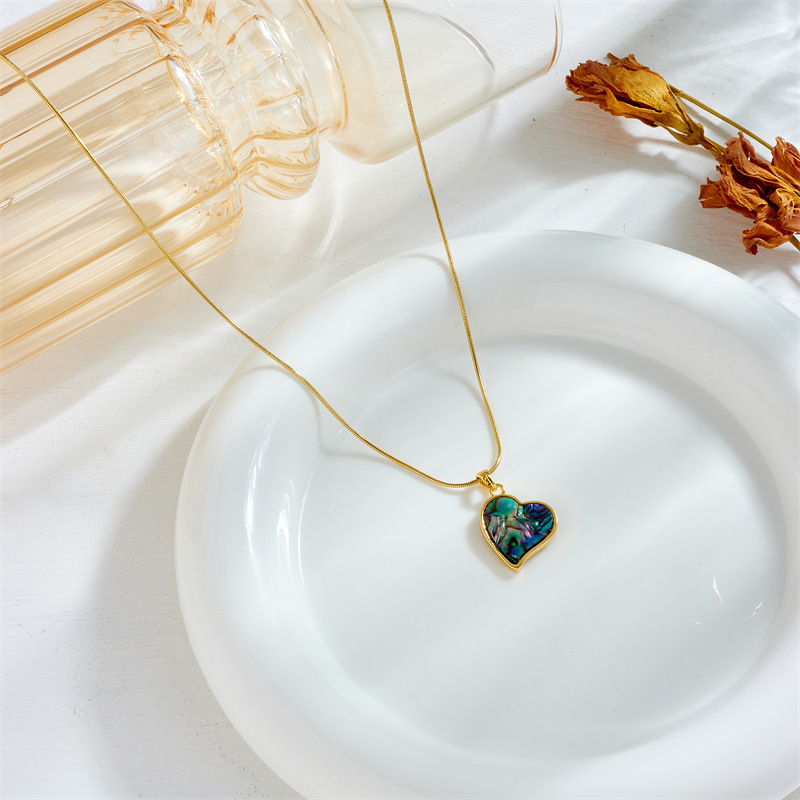 Colorful Shell Flower Butterfly Love Heart Necklace Charm Designer Conch Gold Chain Cubic Zirconia Necklaces for Woman Gift Stainless Steel Jewelry