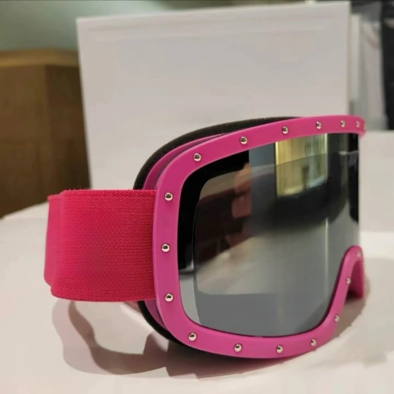 High-Quality Stylish Ski Goggles - Durable Snow Sports Eyewear for Men & Women - view 4