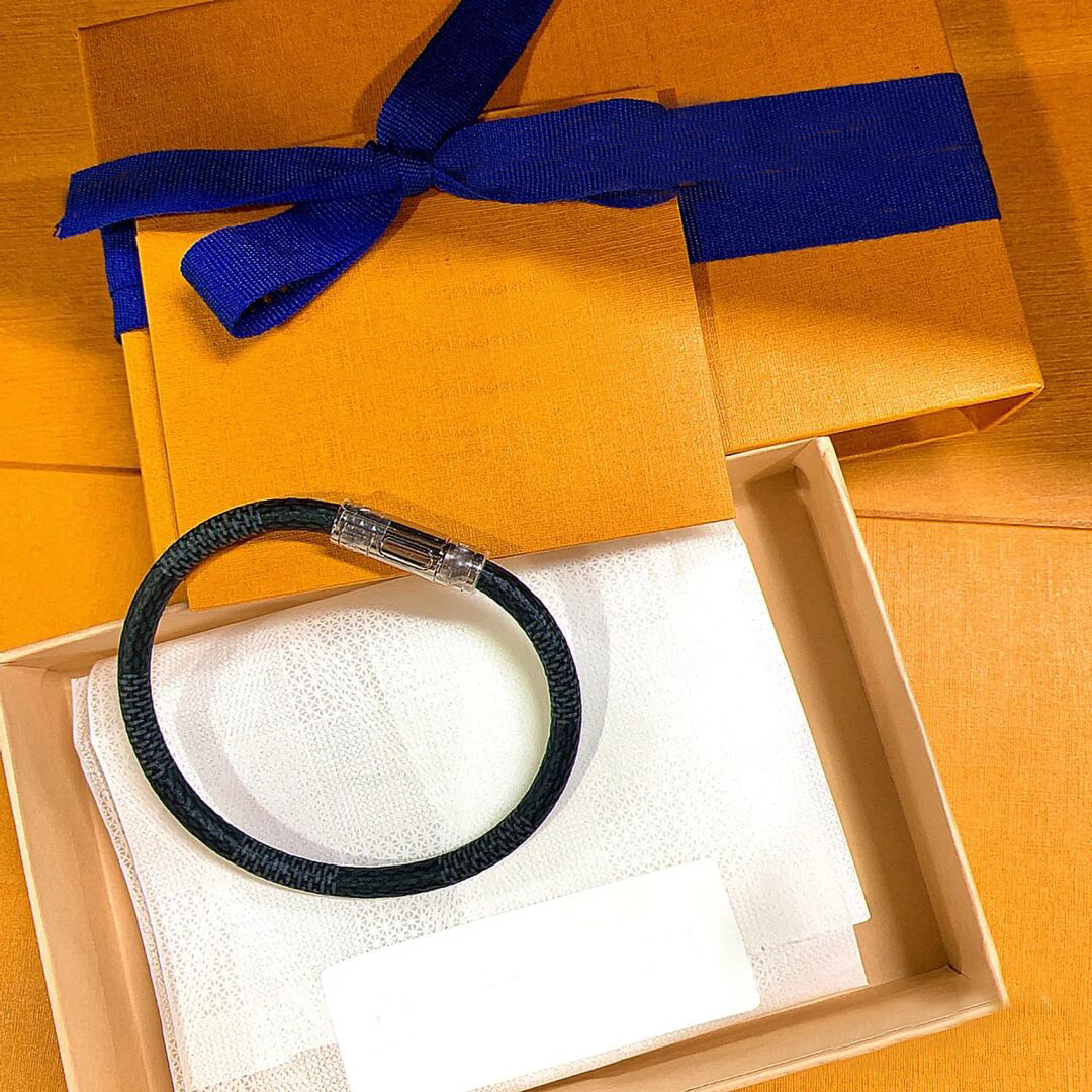 Mens bracelet designer bangle luxury bracelet designer plated silver metal buckle charms solid leather letter simple bangle bracelet jewelry woman zl138 C4