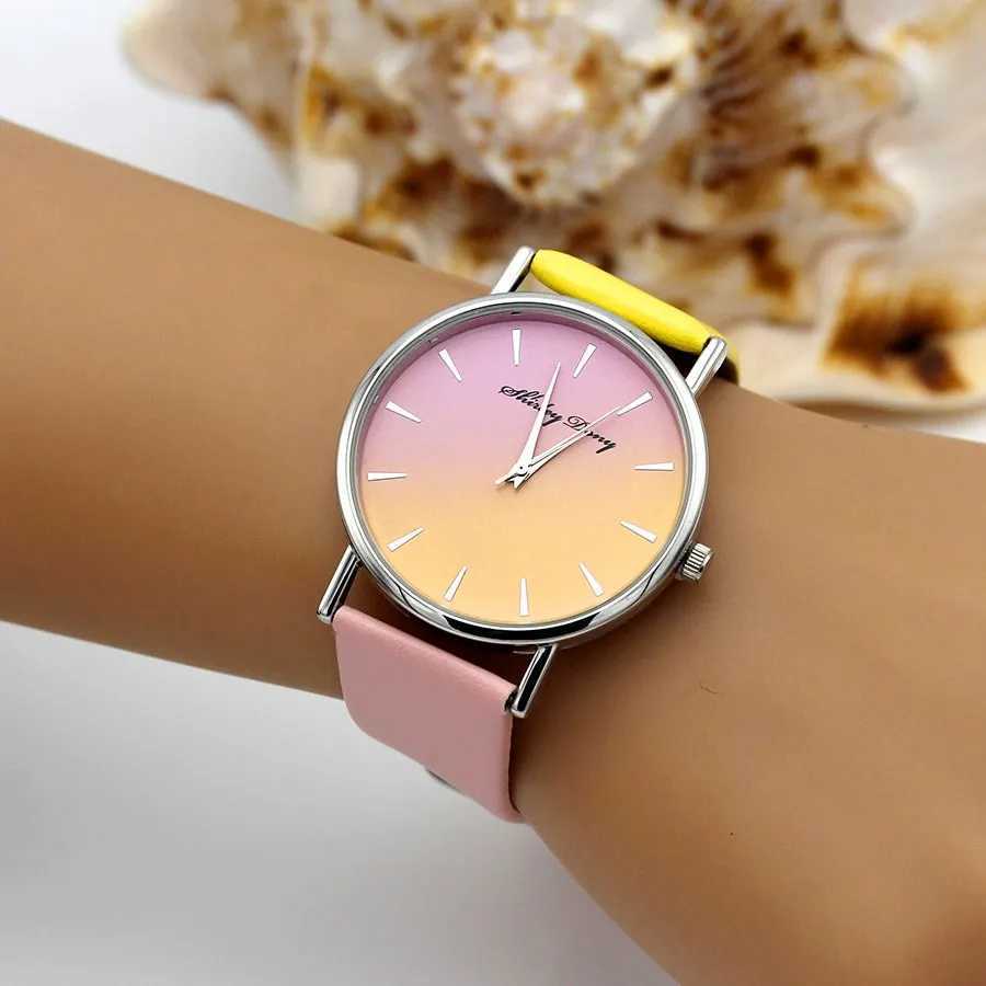 New ladies casual gradient ramp clock in 2 colors with luxurious text watch Fem quartz watch Feminino Zegarek Damski X250203