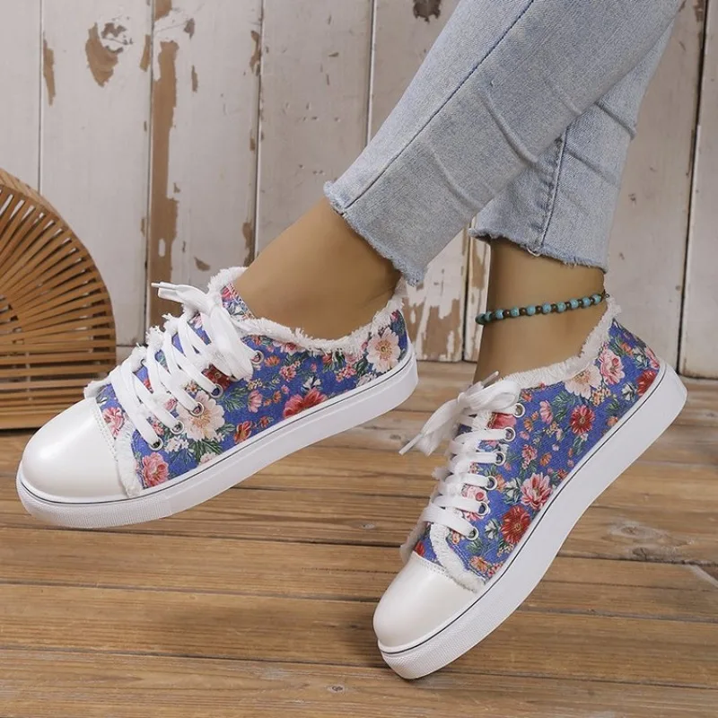 2025 NEW ral Skull Canvas Women Large Size Flat Sneakers Female Lace up Sports Casual Vulcanized Shoes Femme atos f