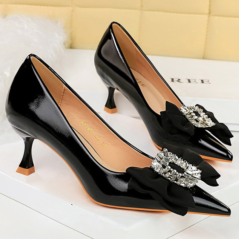Luxury Kitten High Heels Rhinestone Bowknot Women Pumps Patent Leather Ladies Heels Noble Banquet Shoe Party Shoes Large Size 43