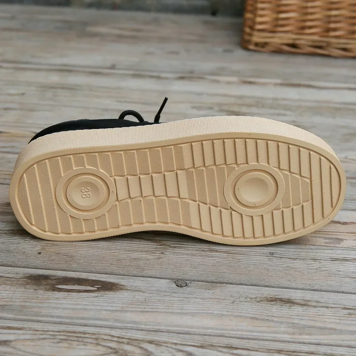 Large Size Women's Comfort Breathable Suede Sneakers Ladies Low Top Thick Sole Casual Sports Shoes for Women Zapatos Mujer2024