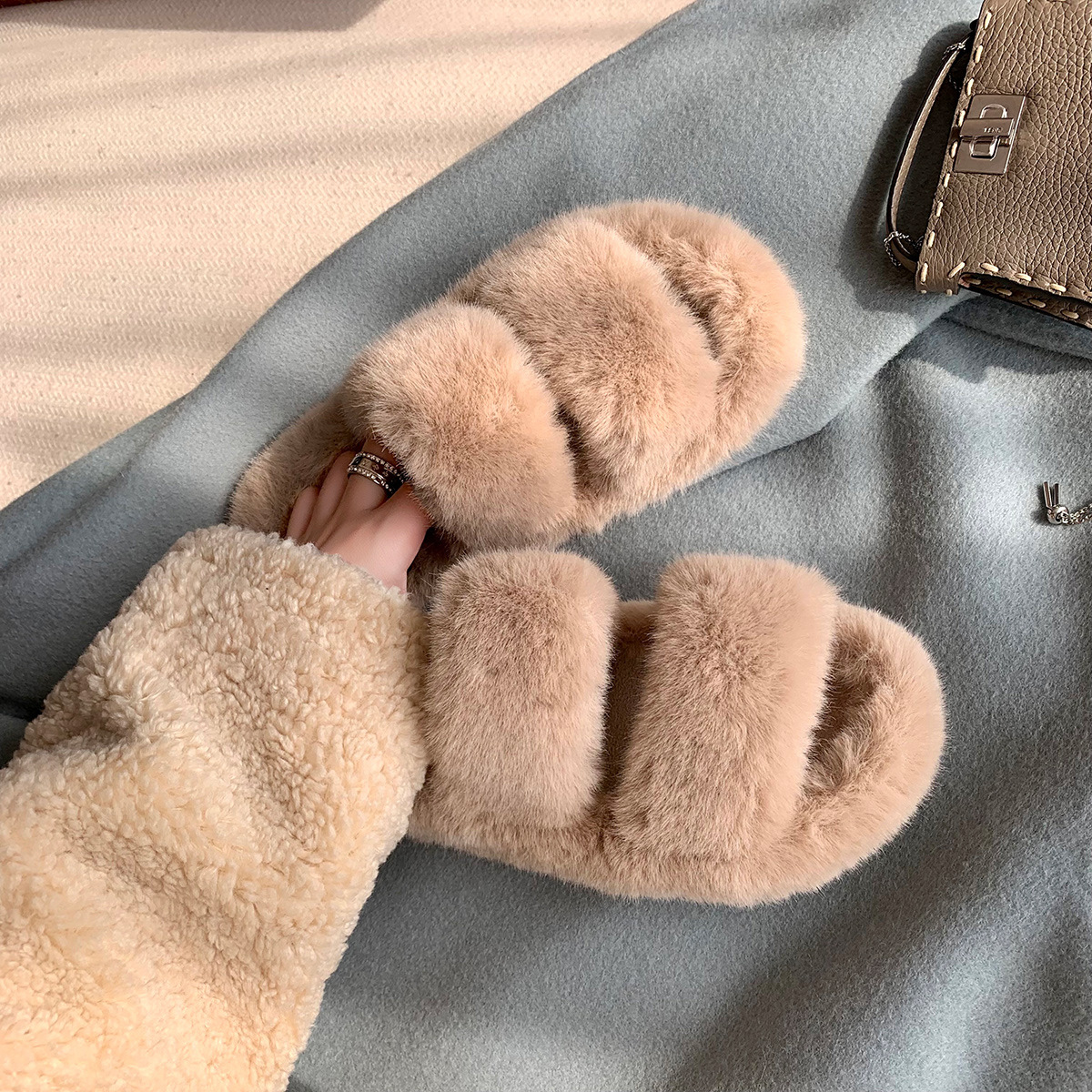 2025 Winter Rabbit Fur Slippers Women Furry Band Pantuflas Shoes Ladies House Slides Fluffy Platform Babouche Femmes e4bf