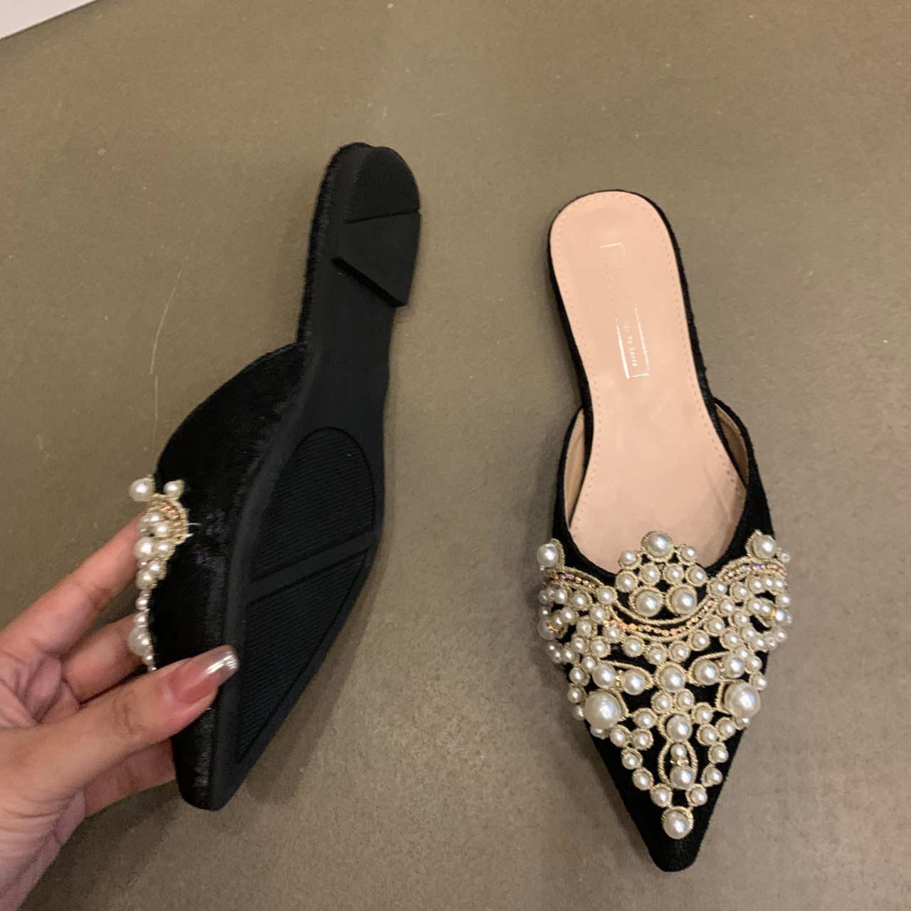 Women's Mules Summer 2024 New Pointed Toe Flat Heels Pearl Outdoor Ladies Slippers Dress Women Shoes Q75