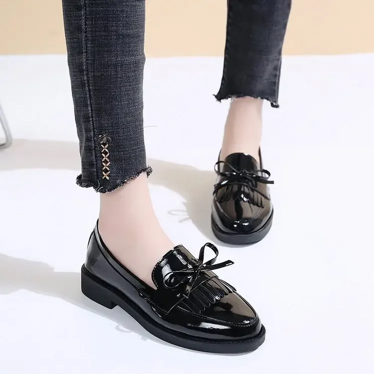 Women's Black Patent Leather Loafers Platform Slip on Shoes for Woman Autumn British Tassel Casual Bowknot Flats Shoes