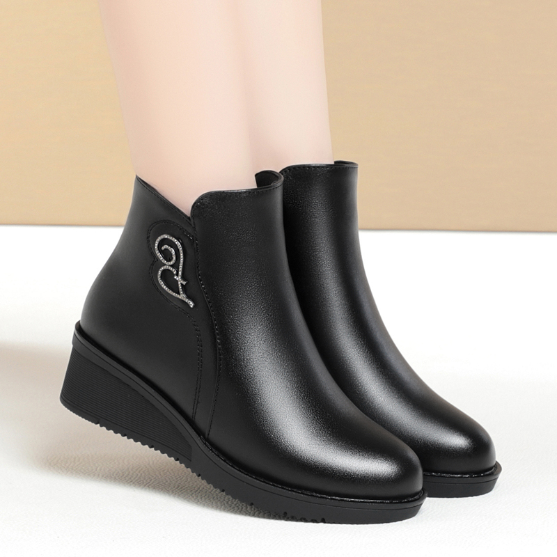 AIYUQI Women Snow Boots Wedge 2024 New Large Size Genuine Leather Mom Winter Boots Wool Mid Heel Casual Ladies Short Boots