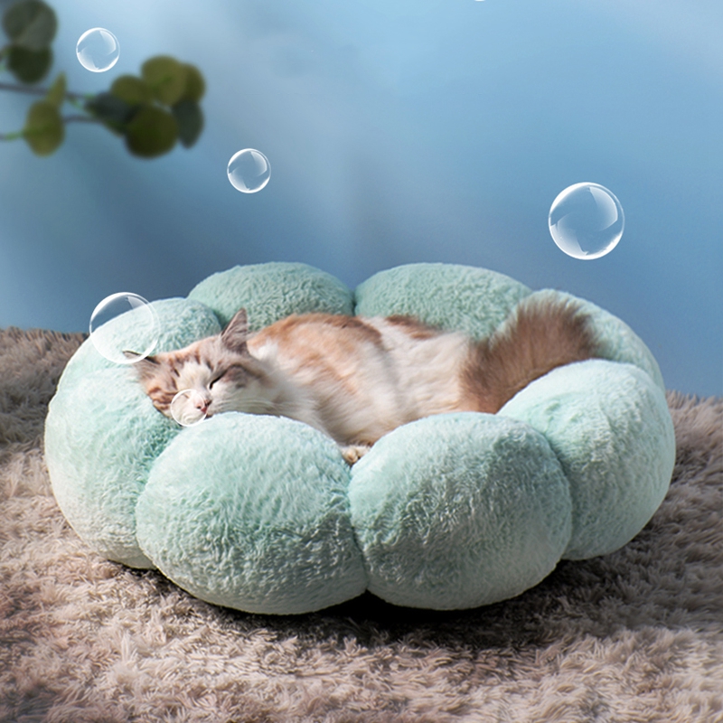 Soft Round Plush Cat Dog Bed Winter Warm Bed Flower Shape Bed for Pet Coral Fleece Breathable Cat Accessories Bed Pet Products