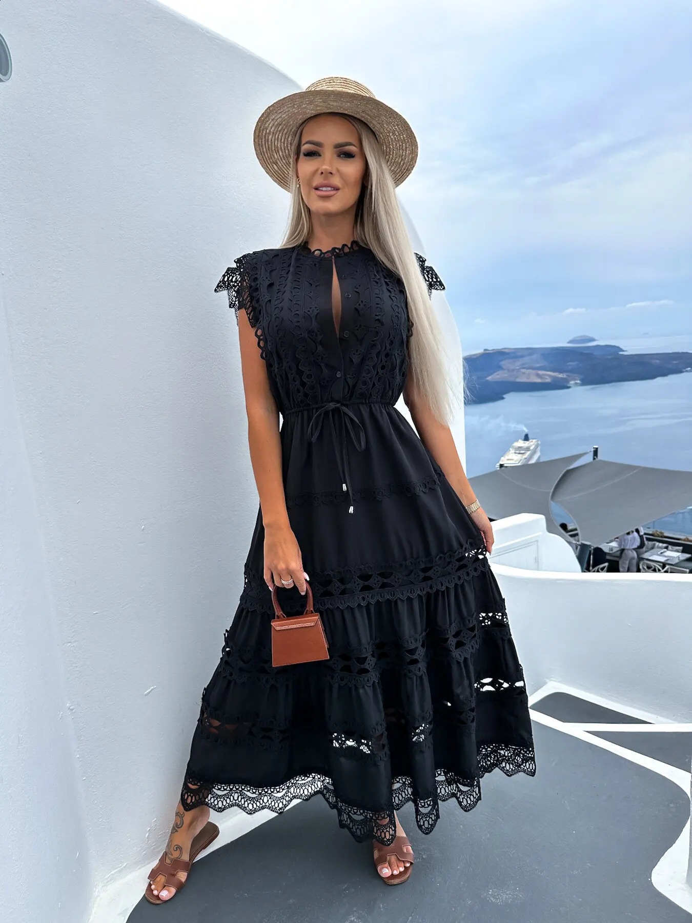 Womens summer dress with lace hollow splicing retro romantic round neck seaside beach a lined spiritual outfit 240903