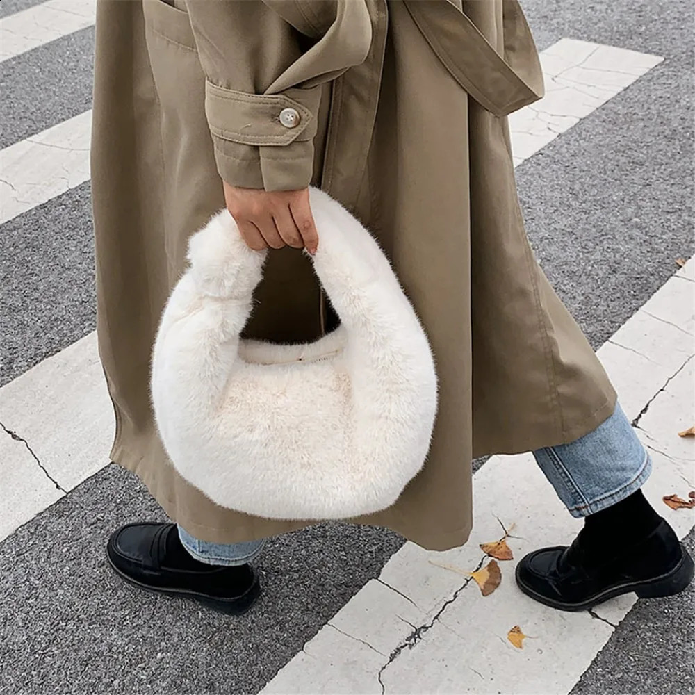 Fur womens small half moon bag warm plush wrist bag womens fashionable fur short handle clutch cute womens coin wallet 240904