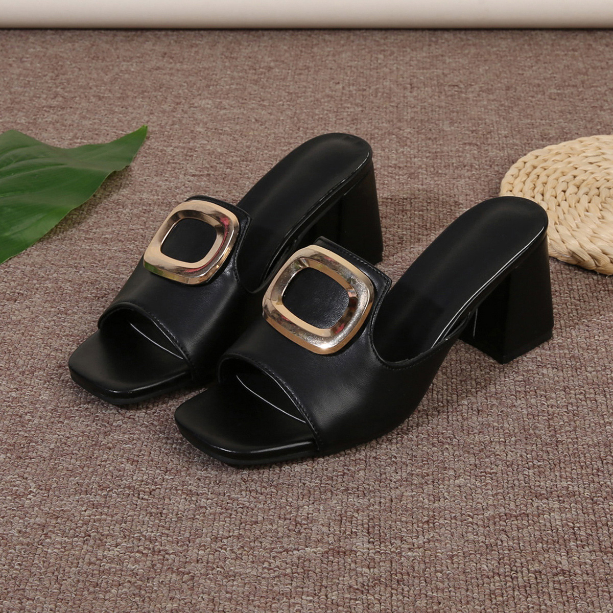2024 New Summer Designer Sandals Cross Sexy Beach High Heels Ladies Casuals Fashion Shoes for Women
