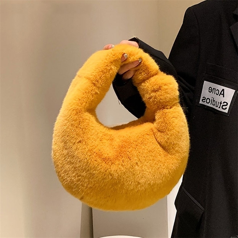 Fur womens small half moon bag warm plush wrist bag womens fashionable fur short handle clutch cute womens coin wallet 240904