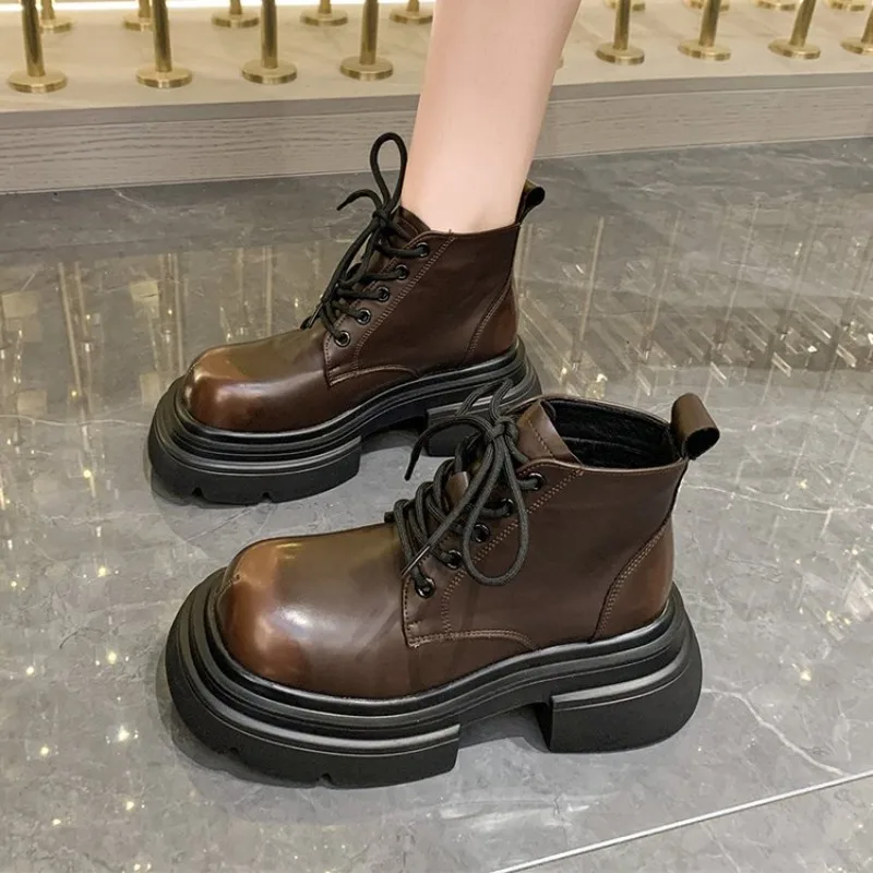 Gothic 2024 Black Boots Ankle Shoes on Heels Platform Sneakers Chunky for Women Designer Casual New Rock Booties e7c3