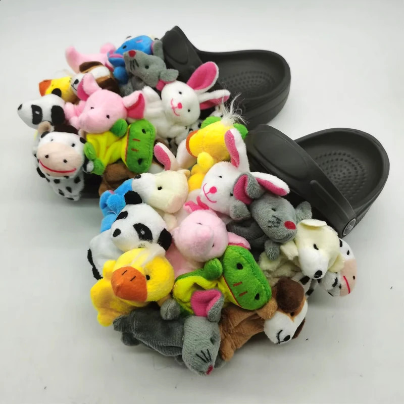 2024 womens home slider summer cute plush animal decoration slider fashionable wearing slider flat shoes womens shoes 240903