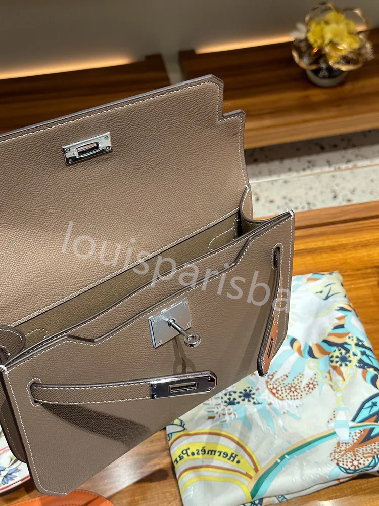 Women Real Leather Shoulder Bags Depeches 25cm Clutches Envelope Messenger Bag Sling Purses And Handbags 2023 New Luxury Brand Cow Skin With Two Long Belts 2358