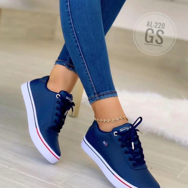 2024 New Women's Low-top Vulcanized Round Toe Casual Flat Shoes Lace-up Women Versatile Comfortable
