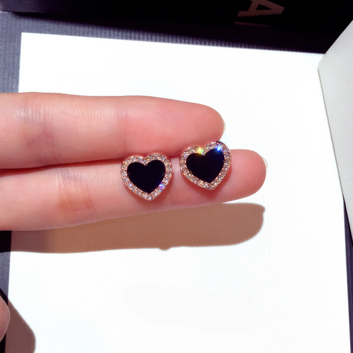 Chic Women's Sterling Silver Crystal Heart Ear Rings Set with Shiny Rose Gold Finish for Special Occasions