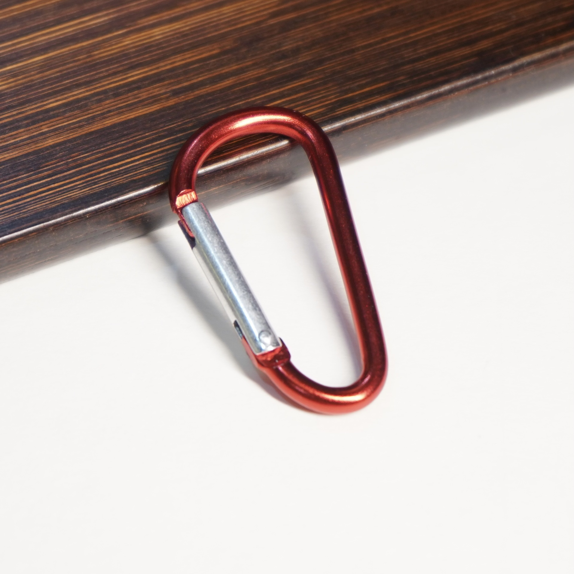 Heavy Duty Aluminum Alloy D Carabiner No. 6 - Ideal for Outdoor Adventures
