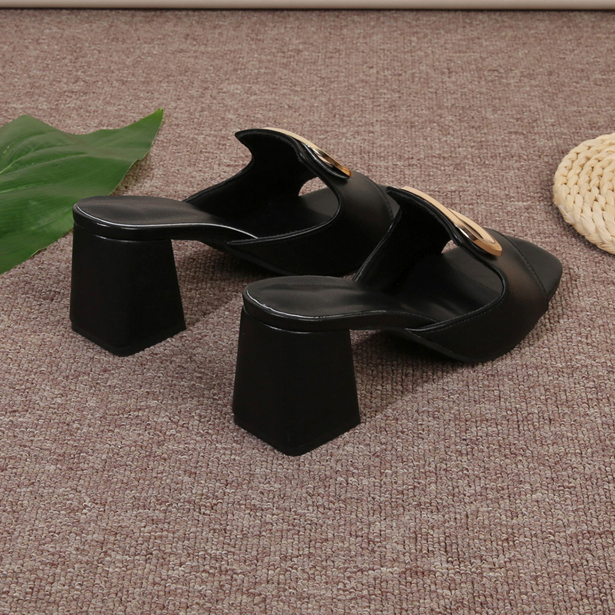 2024 New Summer Designer Sandals Cross Sexy Beach High Heels Ladies Casuals Fashion Shoes for Women
