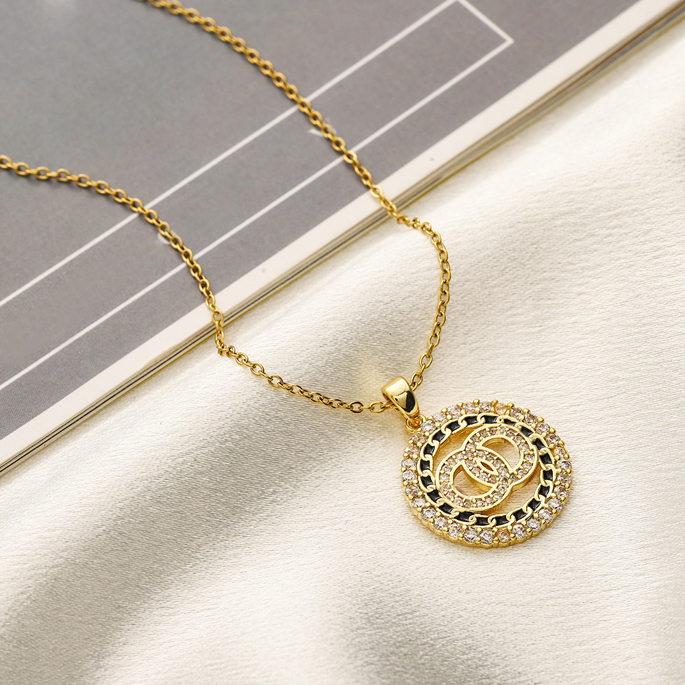 Chic Necklaces Designer Women Stainless Steel Rhinestone Crystal Pearl Necklace Jewelry Senior Circle Necklace Exquisite Luxury Jewelry Accessories Lovers Gift