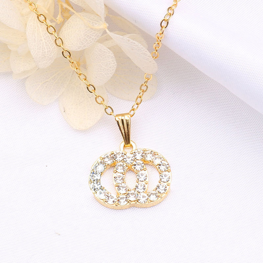 Classics Design Necklace Choker Cross Round Geometry Pattern Crystal Pearl Pendant Necklaces Link Chain Fashion Women Luxury Wedding Jewelry Accessories