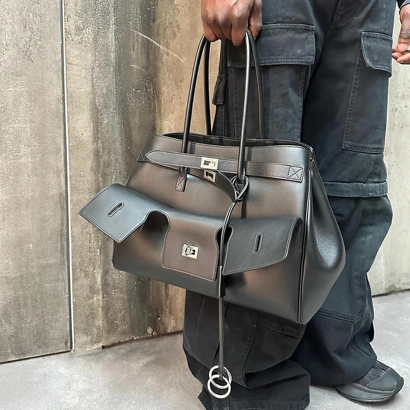 Large Capacity Travel Bag with Square Buckle: Your Stylish Shopping Companion