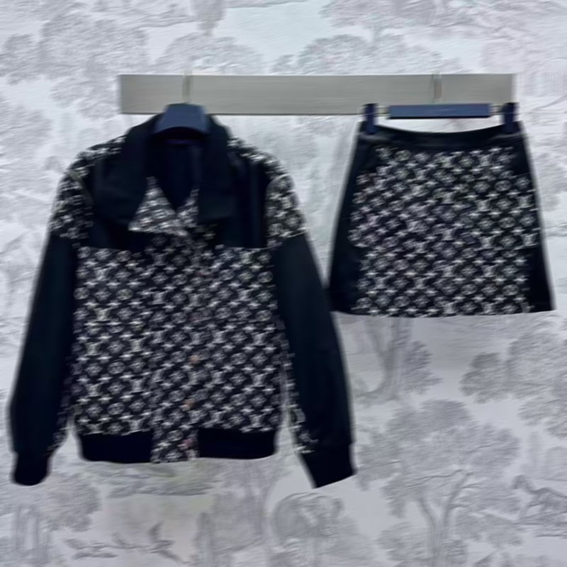 Women's Leather & Faux designer Ladies Fashion Full Letter Jacquard Vintage Stand Collar Panel Jacket Sleeve Detachable Vest Dump Skirt Luxury Suit Asia Size s-l QR5F