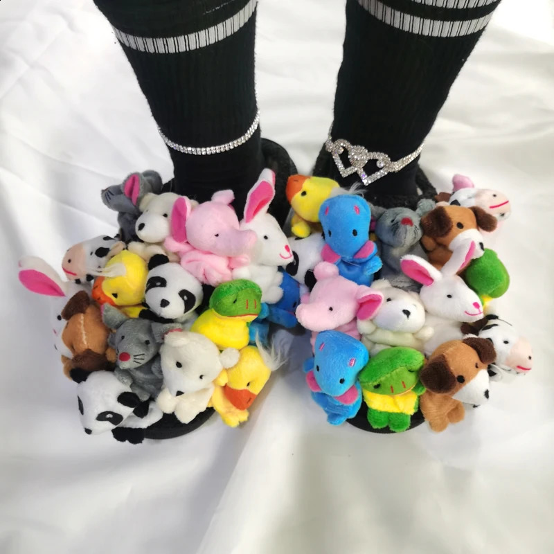2024 womens home slider summer cute plush animal decoration slider fashionable wearing slider flat shoes womens shoes 240903