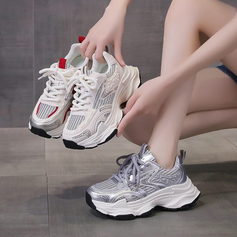 2024 New Autumn Women's Shoes Breathable Mesh Surface Single Shoe Thick Sole Lightweight Running Leisure Sports Shoes
