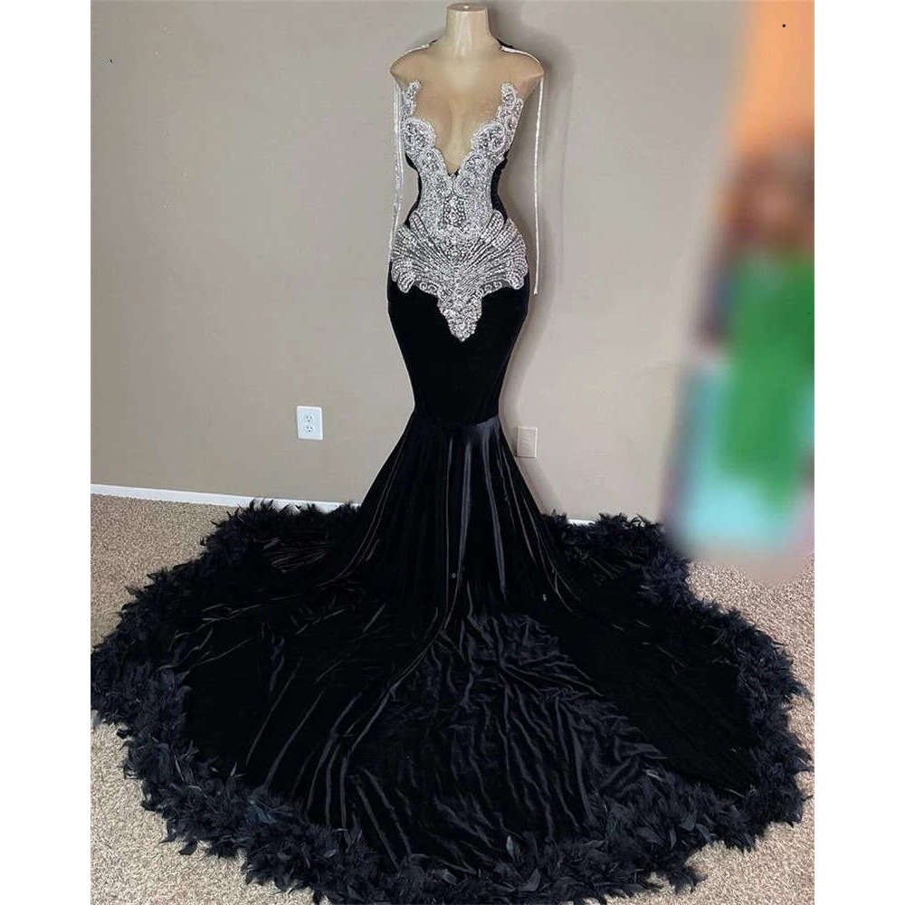 Veet Glitter Black Mermaid Prom Dresses Sheer Neck Crystal Rhies Feathers Party Gowns Homecoming Robe De Bal