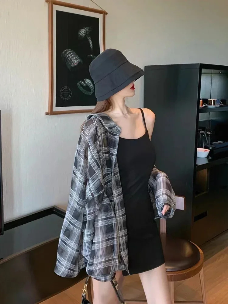 Womens plain weave fashionable daily coat loose vacation elegant simple long sleeved shirt womens summer sun protection 240814