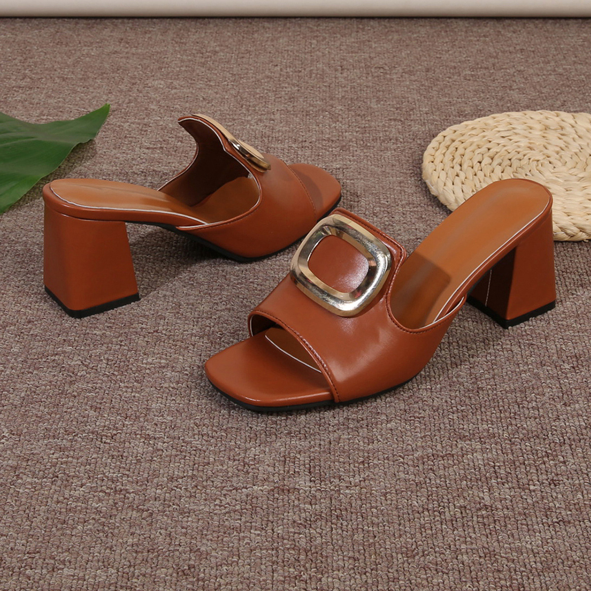 2024 New Summer Designer Sandals Cross Sexy Beach High Heels Ladies Casuals Fashion Shoes for Women