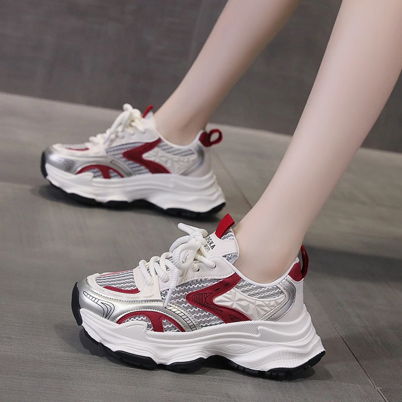 2024 New Autumn Women's Shoes Breathable Mesh Surface Single Shoe Thick Sole Lightweight Running Leisure Sports Shoes