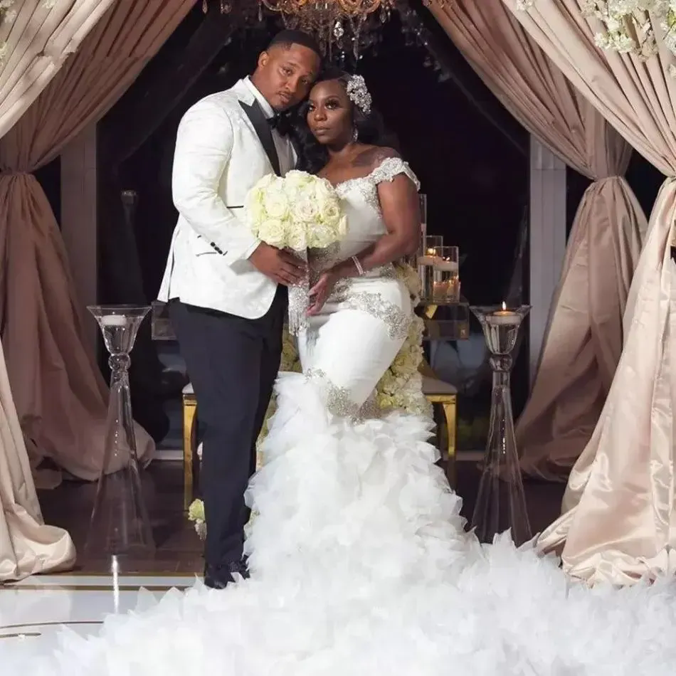 Plus Size Arabic Aso Ebi Bridal Gowns African White Mermaid Wedding Dress Sweetheart Ruffle Black Bride Dress Beading Formal Bridal Gown Vestido De No