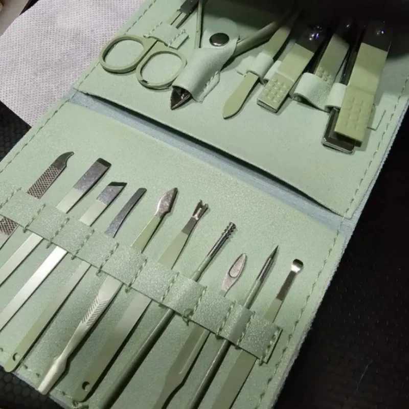 16 pieces/set of professional nail clippers portable travel case stratum corneum pliers beauty foot massage kit W240904