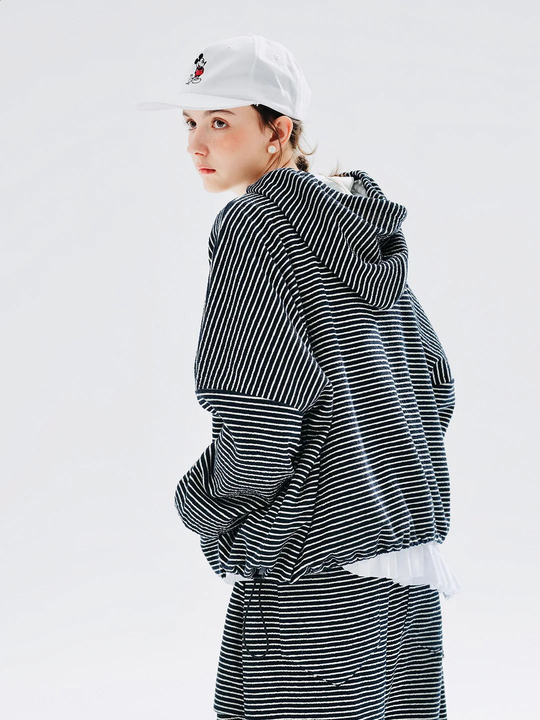 Imakokoni original striped round neck hooded sweatshirt for womens spring and autumn outerwear 234246 240902