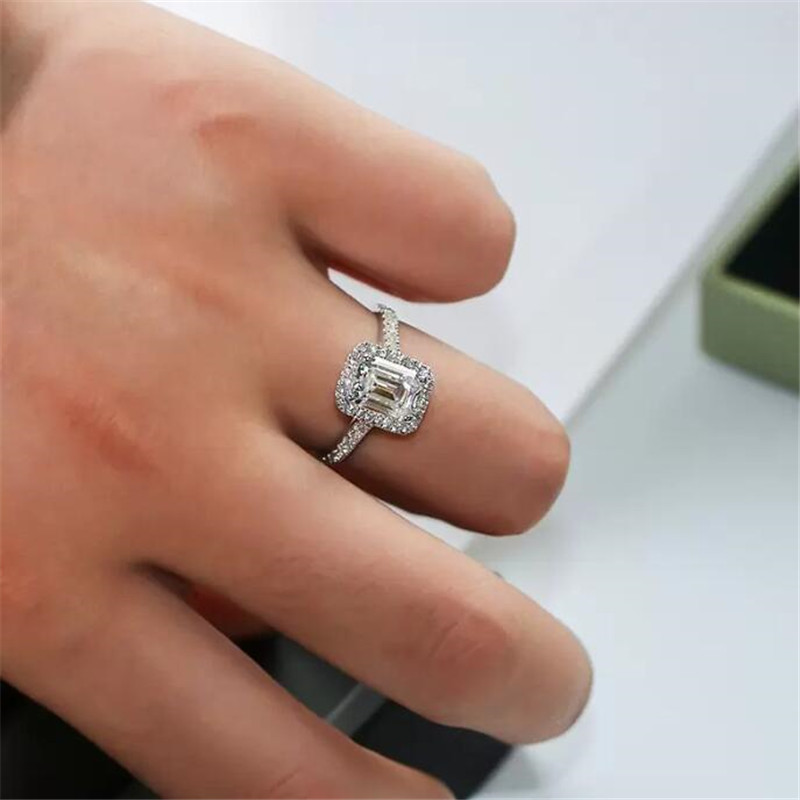 Top Super Sparkg Moissanite Wedding Rings Jewelry Real Sterg Sier Emerld Cut 5A Cubic Zircon CZ Dia Gemstones Eternity Party Women Band Ring