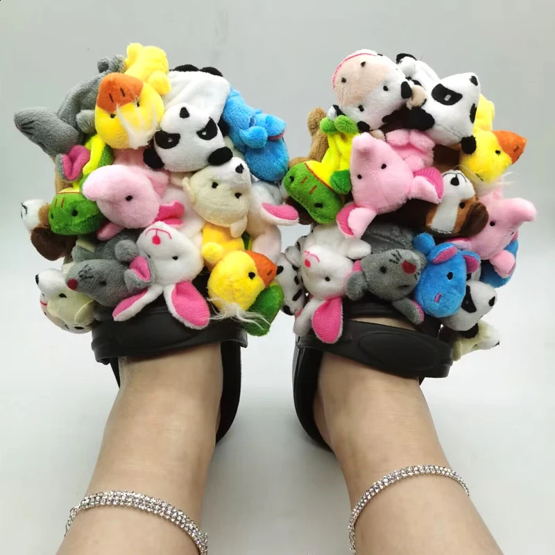 2024 womens home slider summer cute plush animal decoration slider fashionable wearing slider flat shoes womens shoes 240903