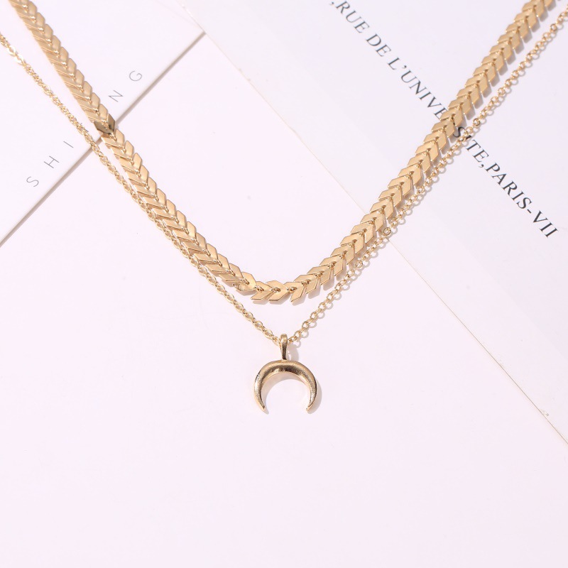 Stylish Personalized Dual Layer Moon Necklace with Elegant Fish Bone Design