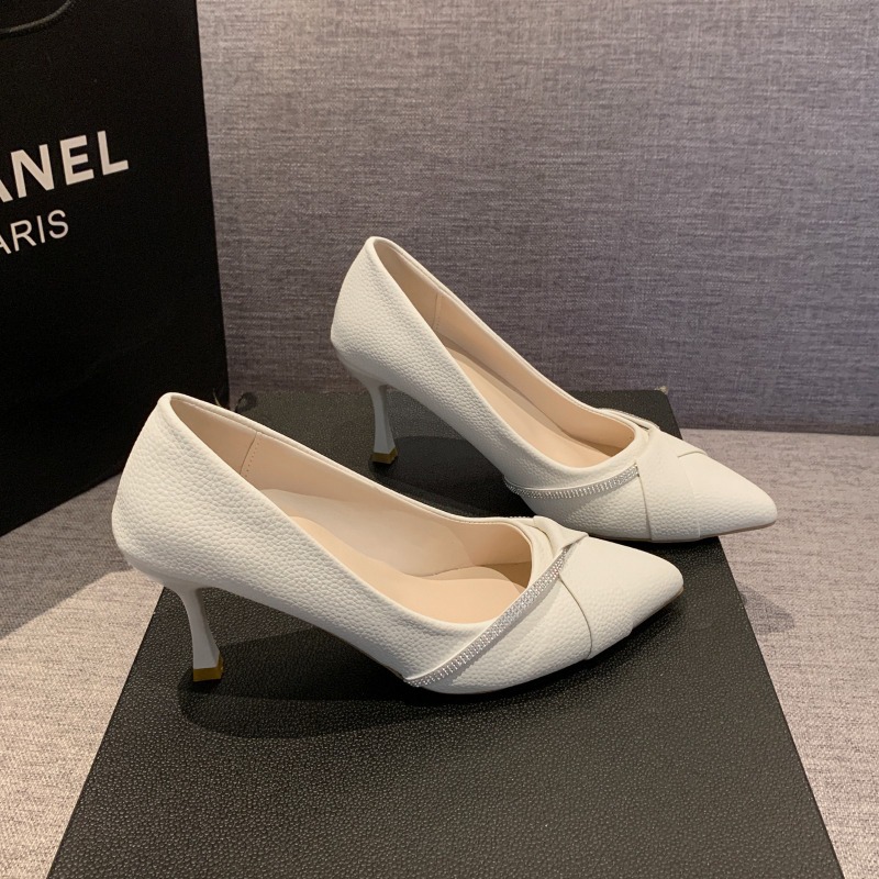 Ladies' High Heels 2024 Autumn New Style Sexy Thin Heel Pointed Water Diamond Shallow Mouth Work Shoe Banquet Elegant High Heels