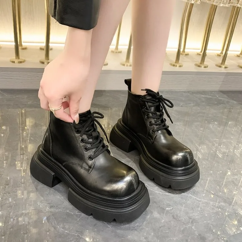 Gothic 2024 Black Boots Ankle Shoes on Heels Platform Sneakers Chunky for Women Designer Casual New Rock Booties e7c3