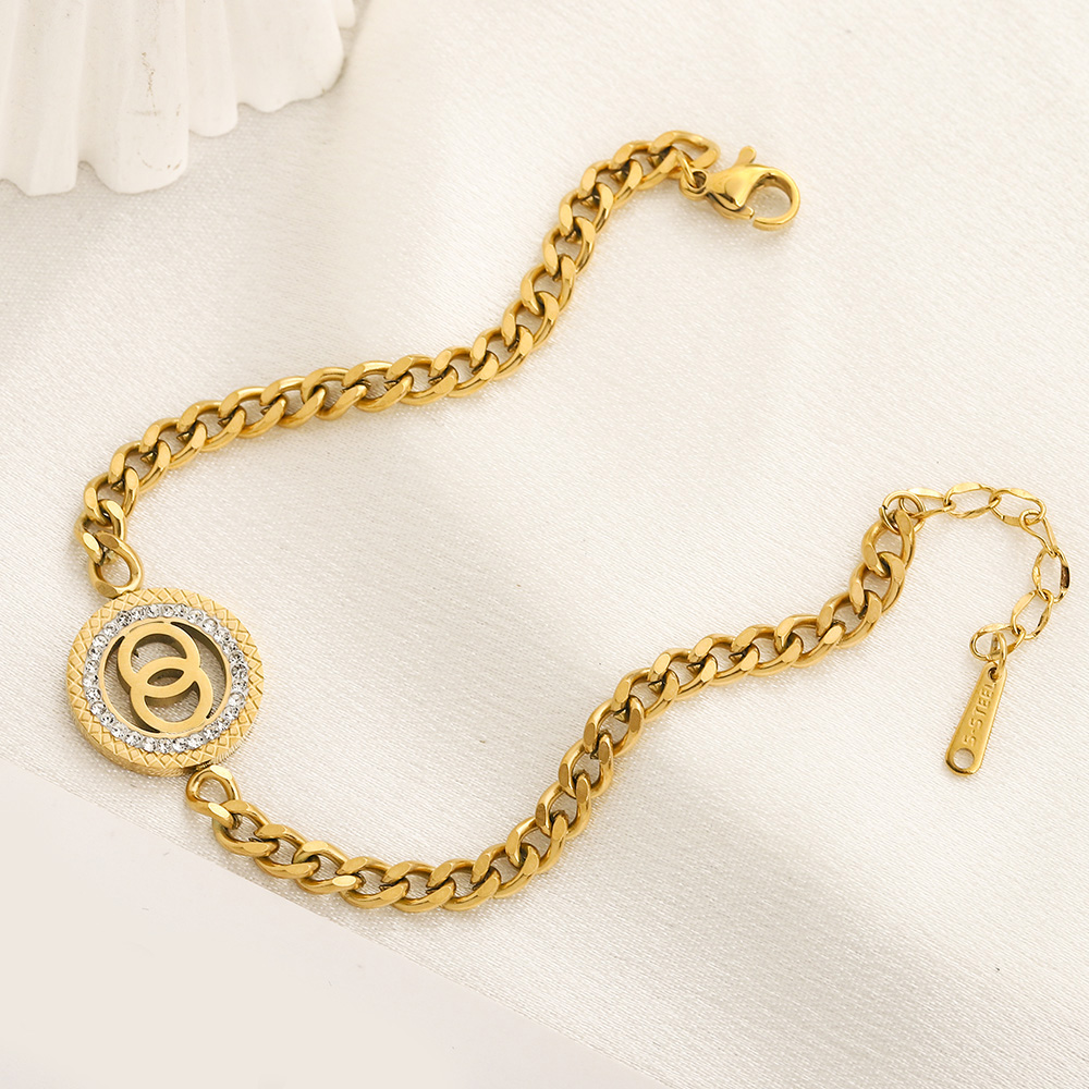 Bangle Fashion Style Bracelets Women Bangle Wristband Cuff Chain Head Designer Letter Jewelry inlay Crystal 18K Gold Plated Cuban Chain Wedding Lovers Gifts