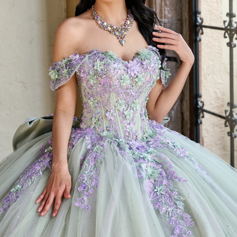 Light Green Shiny Quinceanera Dresses Ball Gown Lace Applique Beaded Crystal Tull With Bow Corset Sweet 16 Dress Vestidos De 15 Anos