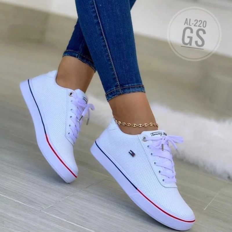 2024 New Women's Low-top Vulcanized Round Toe Casual Flat Shoes Lace-up Women Versatile Comfortable
