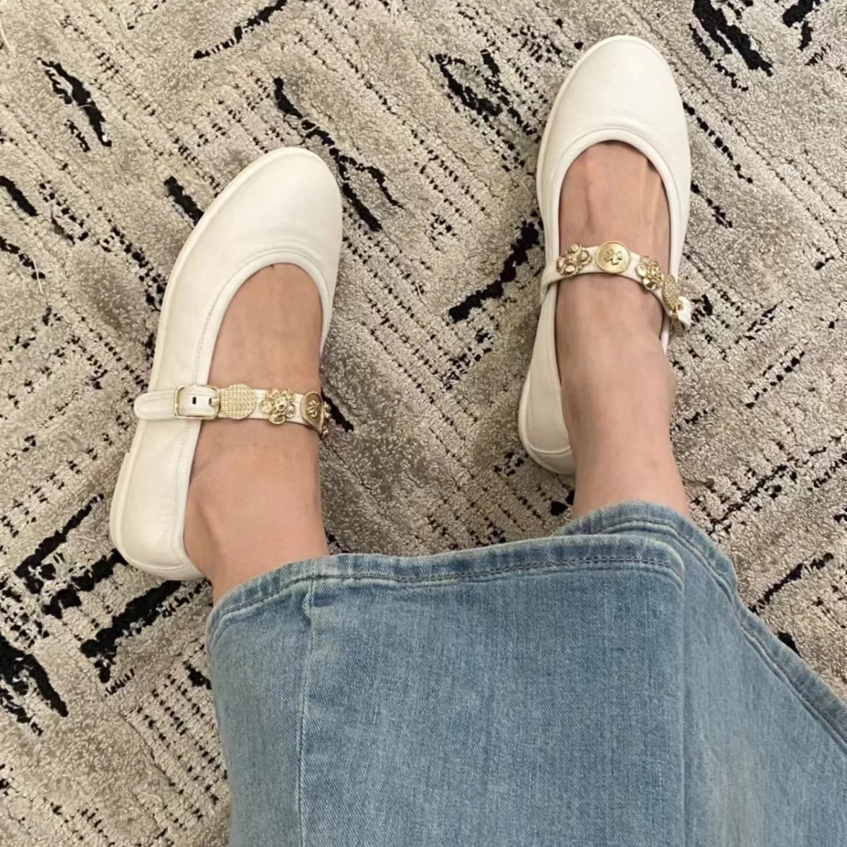 New Autumn Chunky Women Sports Shoes Fashion Metal buckle Shallow Platform Sneakers Ladies Casual Flats Outdoor Mary Jane Shoe